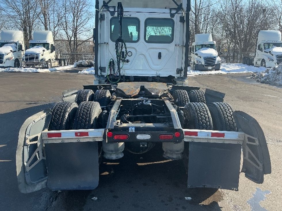 Day Cab Tractor-Heavy Duty Tractors-Freightliner-2022-T12664ST-Dayton-OH-805,857\n\t\tmiles-$ 29,000 - Image 6