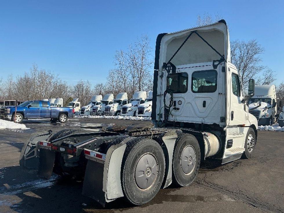 Day Cab Tractor-Heavy Duty Tractors-Freightliner-2022-T12664ST-Dayton-OH-805,857\n\t\tmiles-$ 29,000 - Image 7