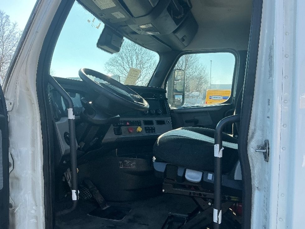 Day Cab Tractor-Heavy Duty Tractors-Freightliner-2022-T12664ST-Dayton-OH-805,857\n\t\tmiles-$ 29,000 - Image 9