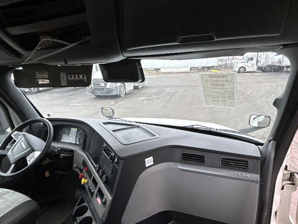 Day Cab Tractor-Heavy Duty Tractors-Freightliner-2022-T12664ST-Dayton-OH-813,676\n\t\tmiles-$ 29,000 - Image 13