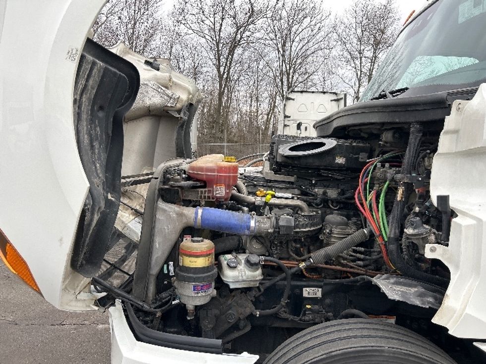 Day Cab Tractor-Heavy Duty Tractors-Freightliner-2022-T12664ST-Dayton-OH-813,676\n\t\tmiles-$ 29,000 - Image 16