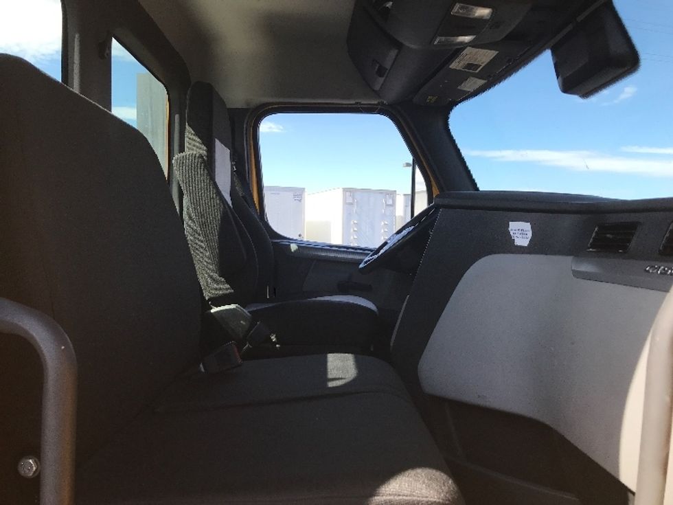 Day Cab Tractor-Heavy Duty Tractors-Freightliner-2022-T12664ST-Denver-CO-134,862\n\t\tmiles-$ 81,500 - Image 14