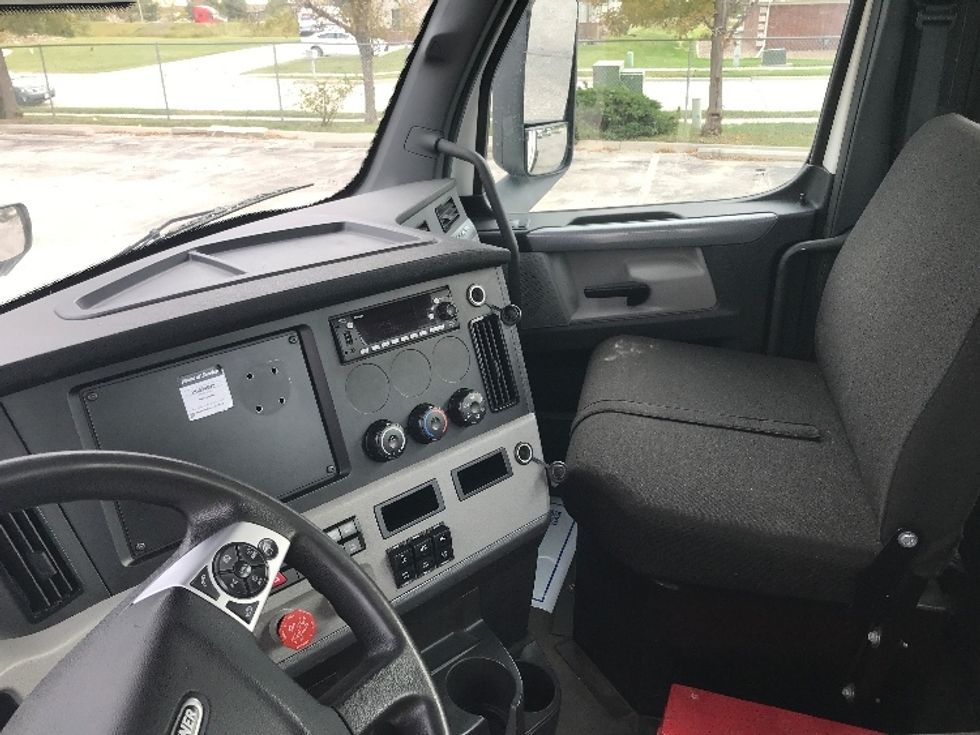 Day Cab Tractor-Heavy Duty Tractors-Freightliner-2022-T12664ST-Des Moines-IA-455,323\n\t\tmiles-$ 62,000 - Image 10