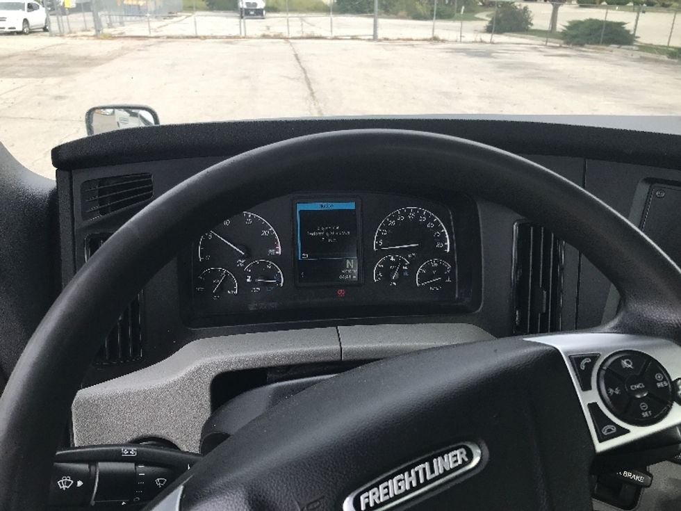 Day Cab Tractor-Heavy Duty Tractors-Freightliner-2022-T12664ST-Des Moines-IA-455,323\n\t\tmiles-$ 62,000 - Image 11