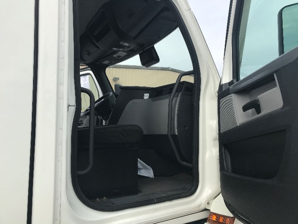 Day Cab Tractor-Heavy Duty Tractors-Freightliner-2022-T12664ST-Des Moines-IA-455,323\n\t\tmiles-$ 62,000 - Image 12