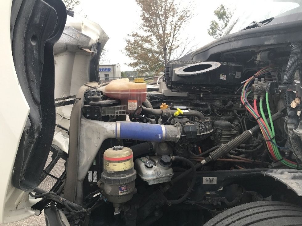 Day Cab Tractor-Heavy Duty Tractors-Freightliner-2022-T12664ST-Des Moines-IA-455,323\n\t\tmiles-$ 62,000 - Image 16