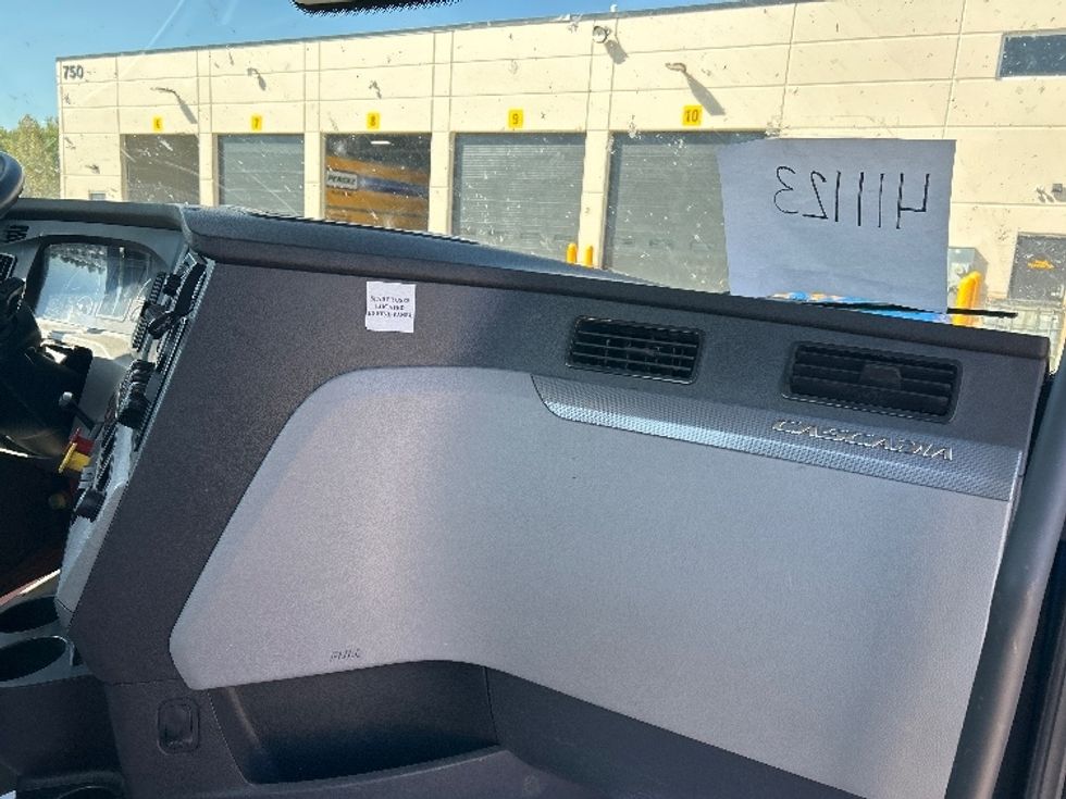 Day Cab Tractor-Heavy Duty Tractors-Freightliner-2022-T12664ST-East Chicago-IN-292,257\n\t\tmiles-$ 73,500 - Image 13