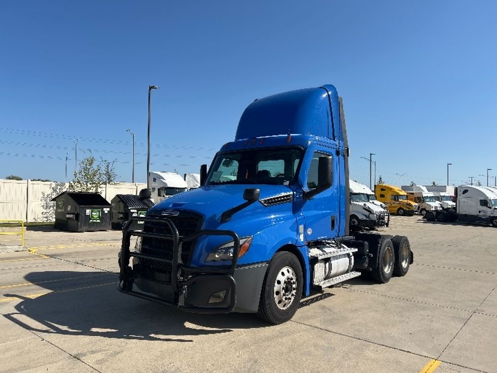 Day Cab Tractor-Heavy Duty Tractors-Freightliner-2022-T12664ST-East Chicago-IN-292,257\n\t\tmiles-$ 73,500 - Image 3