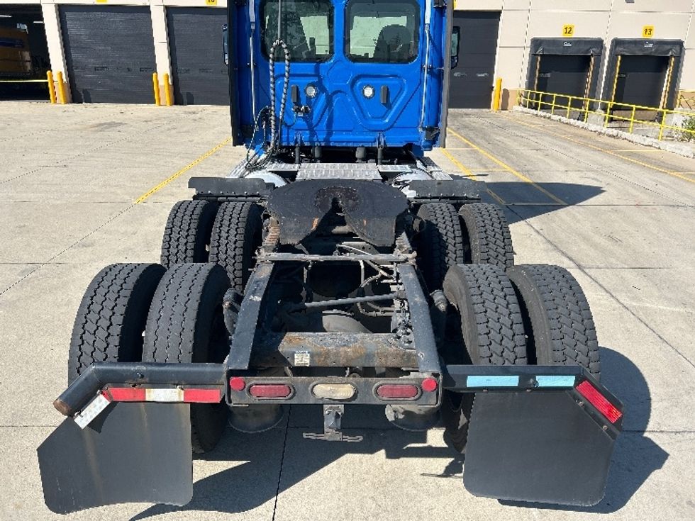Day Cab Tractor-Heavy Duty Tractors-Freightliner-2022-T12664ST-East Chicago-IN-292,257\n\t\tmiles-$ 73,500 - Image 6