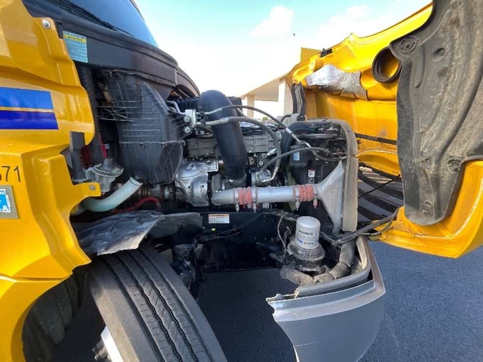 Day Cab Tractor-Heavy Duty Tractors-Freightliner-2022-T12664ST-East Chicago-IN-462,594\n\t\tmiles-$ 52,750 - Image 15