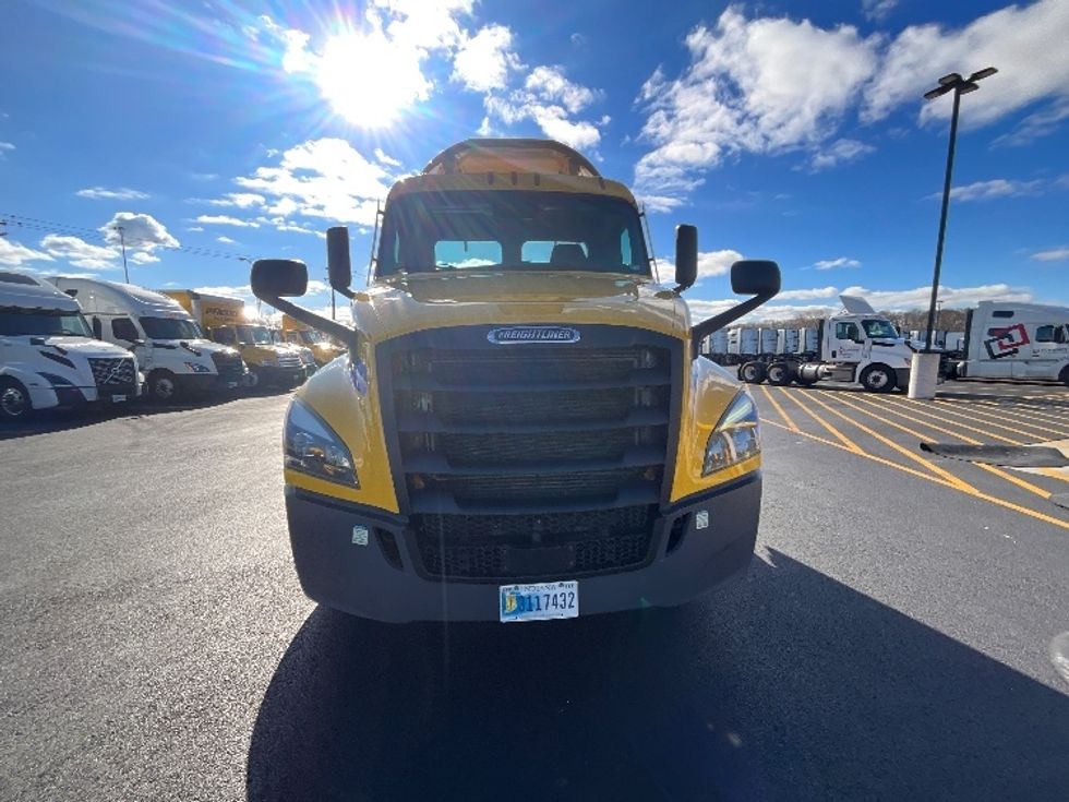Day Cab Tractor-Heavy Duty Tractors-Freightliner-2022-T12664ST-East Chicago-IN-462,594\n\t\tmiles-$ 52,750 - Image 2