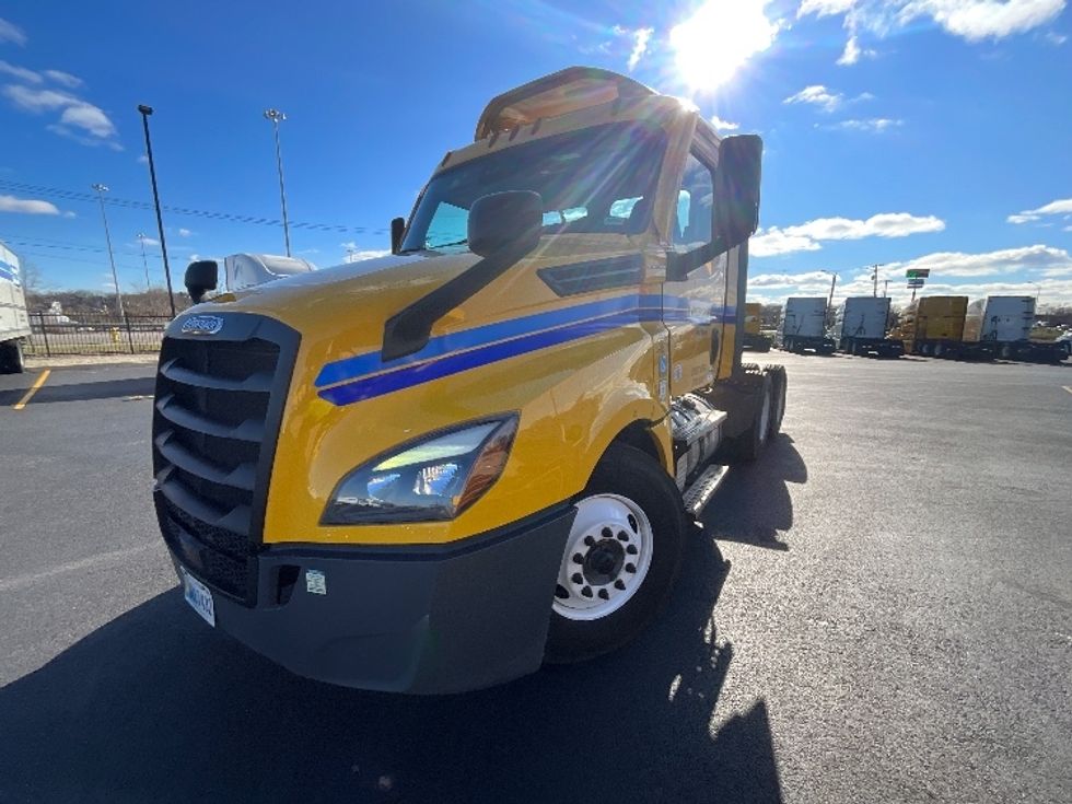 Day Cab Tractor-Heavy Duty Tractors-Freightliner-2022-T12664ST-East Chicago-IN-462,594\n\t\tmiles-$ 52,750 - Image 3