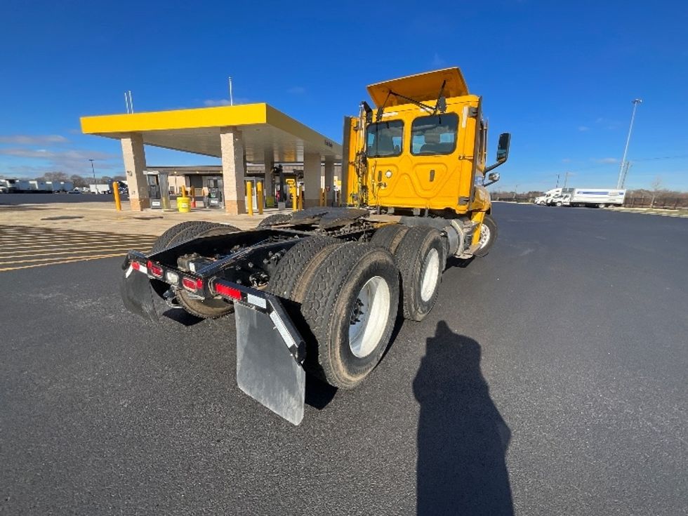 Day Cab Tractor-Heavy Duty Tractors-Freightliner-2022-T12664ST-East Chicago-IN-462,594\n\t\tmiles-$ 52,750 - Image 7