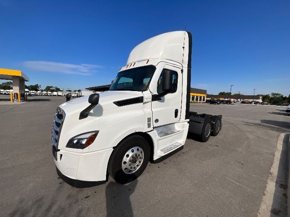 Day Cab Tractor-Heavy Duty Tractors-Freightliner-2022-T12664ST-East Chicago-IN-755,573\n\t\tmiles-$ 34,000 - Image 3