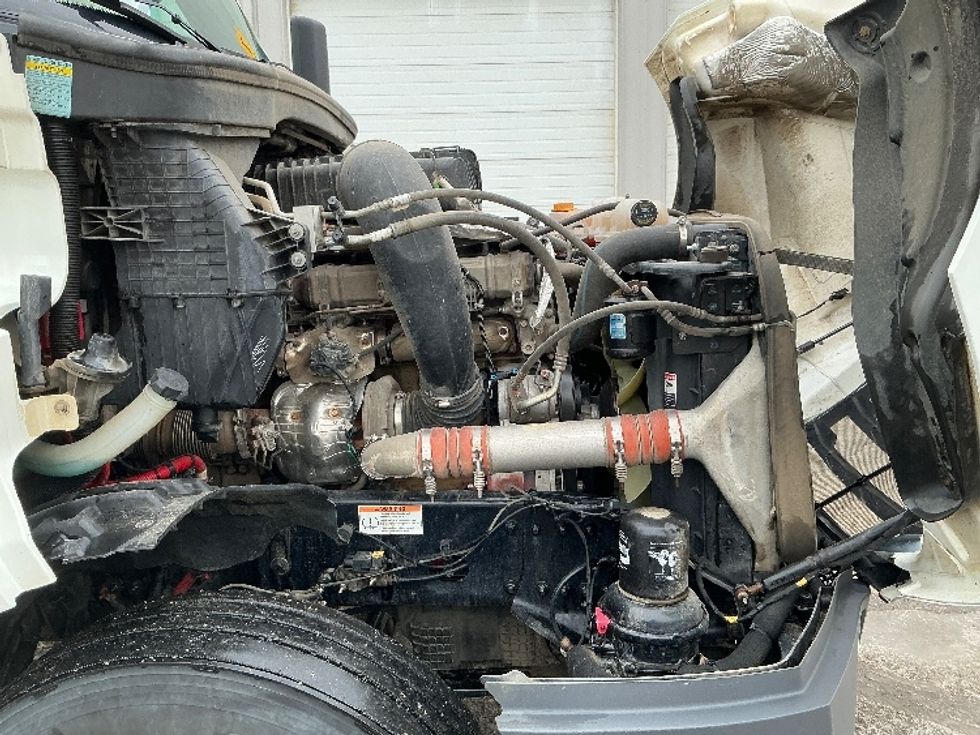 Day Cab Tractor-Heavy Duty Tractors-Freightliner-2022-T12664ST-Edmonton-AB-568,802\n\t\tkm-$ 88,000 - Image 15