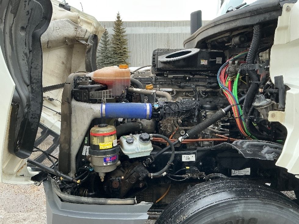 Day Cab Tractor-Heavy Duty Tractors-Freightliner-2022-T12664ST-Edmonton-AB-568,802\n\t\tkm-$ 88,000 - Image 16