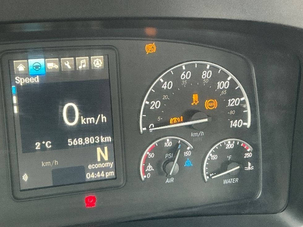 Day Cab Tractor-Heavy Duty Tractors-Freightliner-2022-T12664ST-Edmonton-AB-568,802\n\t\tkm-$ 88,000 - Image 18