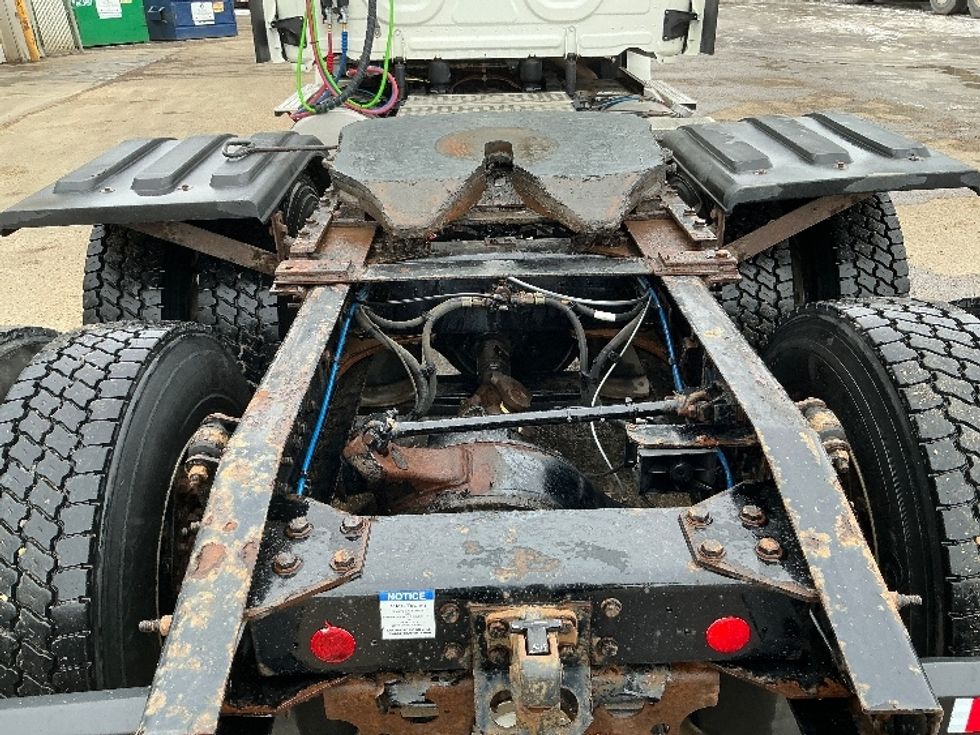 Day Cab Tractor-Heavy Duty Tractors-Freightliner-2022-T12664ST-Edmonton-AB-568,802\n\t\tkm-$ 88,000 - Image 6