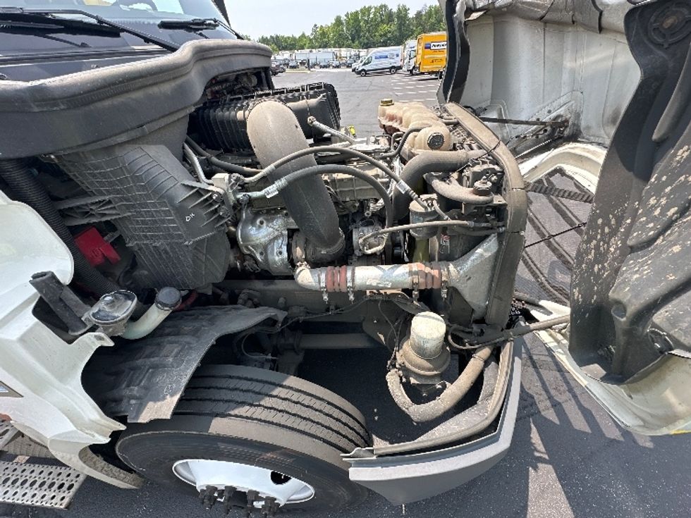 Day Cab Tractor-Heavy Duty Tractors-Freightliner-2022-T12664ST-Essex-MD-247,167\n\t\tmiles-$ 74,250 - Image 15