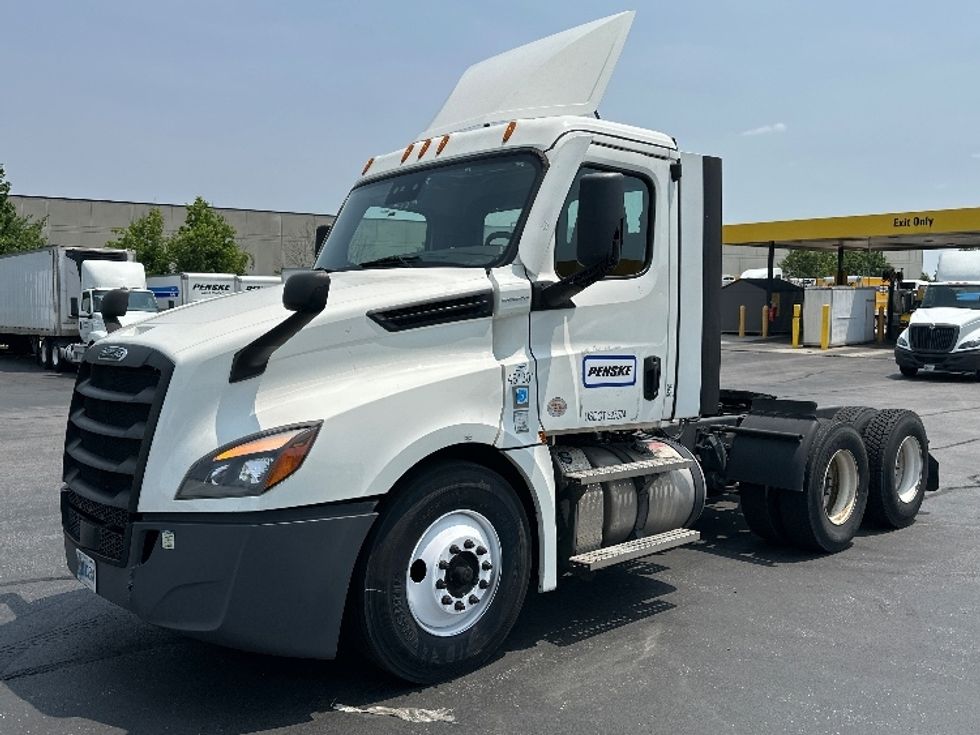 Day Cab Tractor-Heavy Duty Tractors-Freightliner-2022-T12664ST-Essex-MD-247,167\n\t\tmiles-$ 74,250 - Image 3