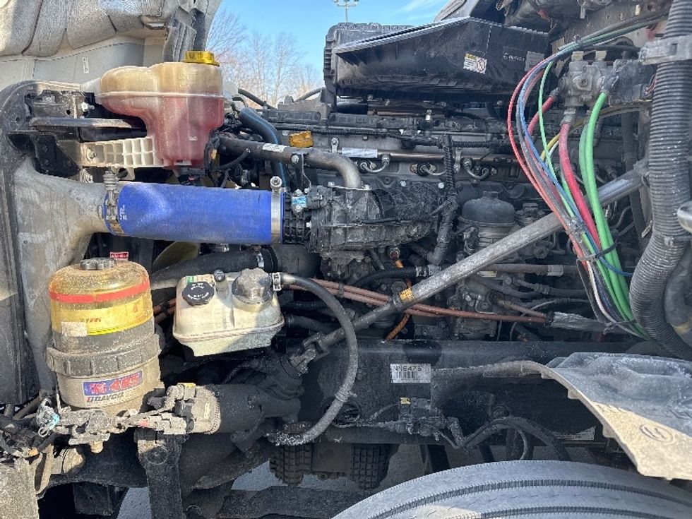 Day Cab Tractor-Heavy Duty Tractors-Freightliner-2022-T12664ST-Flat Rock-MI-397,215\n\t\tmiles-$ 60,250 - Image 15