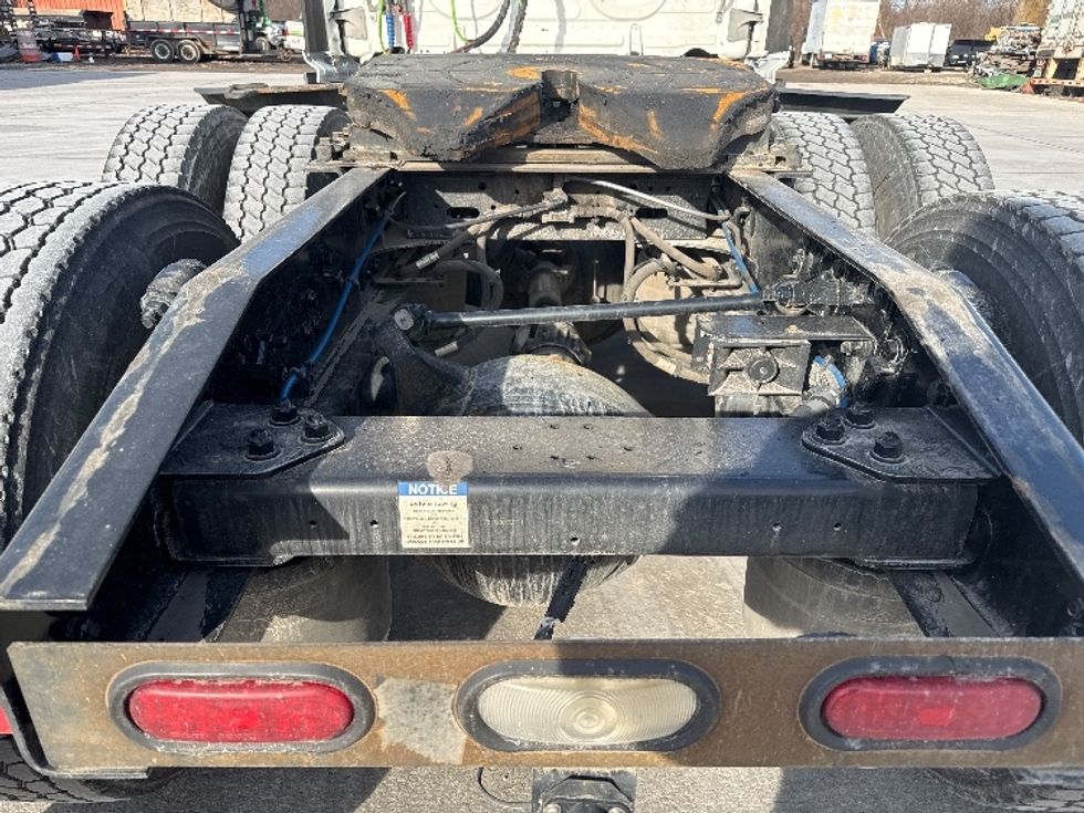 Day Cab Tractor-Heavy Duty Tractors-Freightliner-2022-T12664ST-Flat Rock-MI-397,215\n\t\tmiles-$ 60,250 - Image 7