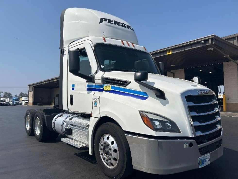 2018 Freightliner Cascadia 125" Sleeper Cab photo 19