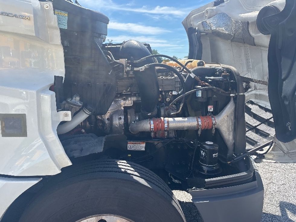 Day Cab Tractor-Heavy Duty Tractors-Freightliner-2022-T12664ST-Forest Park-GA-657,177\n\t\tmiles-$ 33,000 - Image 15