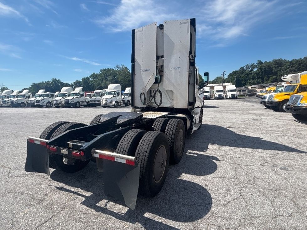 Day Cab Tractor-Heavy Duty Tractors-Freightliner-2022-T12664ST-Forest Park-GA-657,177\n\t\tmiles-$ 33,000 - Image 7