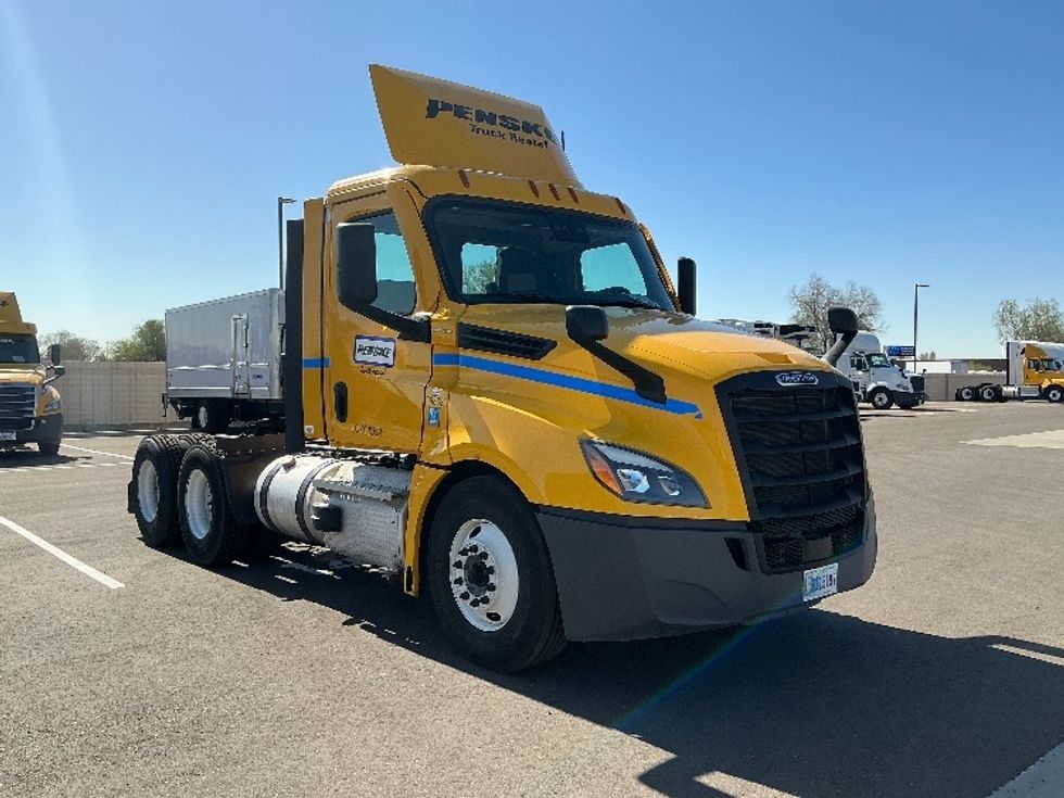 Day Cab Tractor-Heavy Duty Tractors-Freightliner-2022-T12664ST-Goodyear-AZ-284,028\n\t\tmiles-$ 78,500 - Image 1