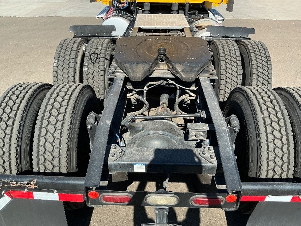 Day Cab Tractor-Heavy Duty Tractors-Freightliner-2022-T12664ST-Goodyear-AZ-284,028\n\t\tmiles-$ 78,500 - Image 6