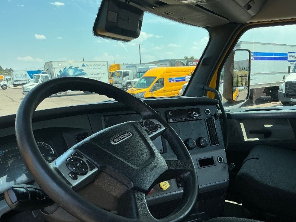 Day Cab Tractor-Heavy Duty Tractors-Freightliner-2022-T12664ST-Grand Junction-CO-242,045\n\t\tmiles-$ 77,500 - Image 10