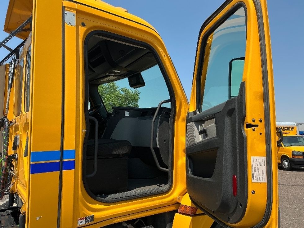 Day Cab Tractor-Heavy Duty Tractors-Freightliner-2022-T12664ST-Grand Junction-CO-242,045\n\t\tmiles-$ 77,500 - Image 12