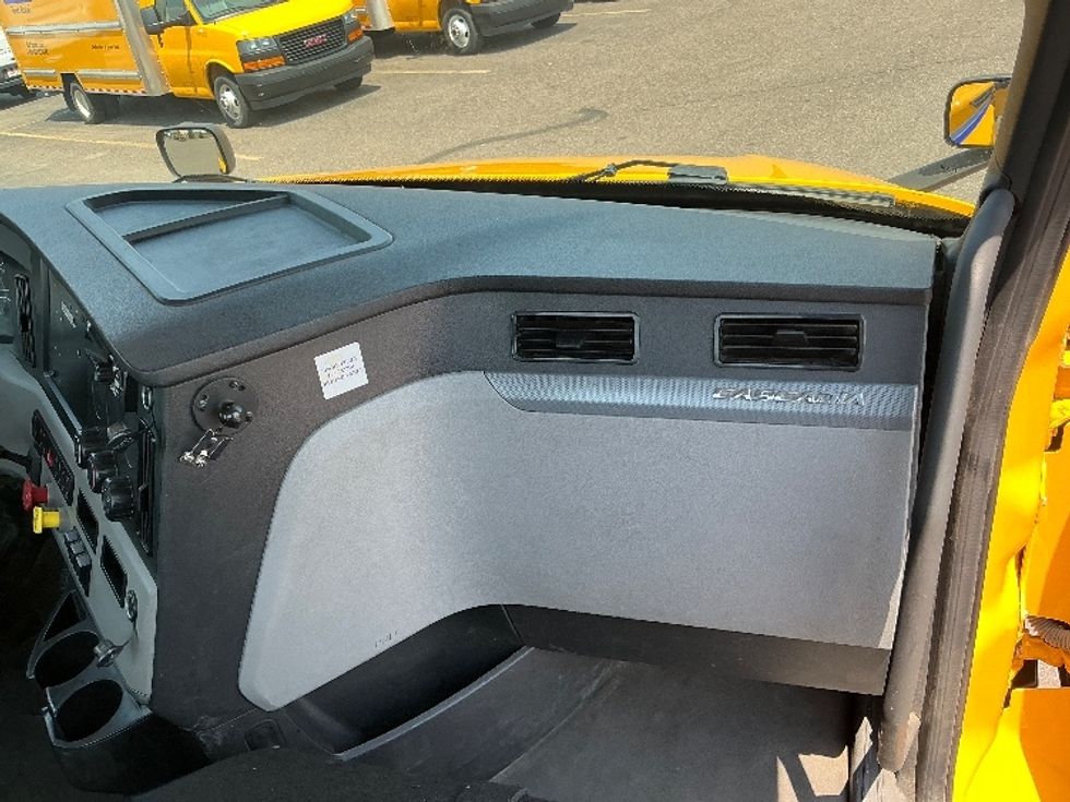 Day Cab Tractor-Heavy Duty Tractors-Freightliner-2022-T12664ST-Grand Junction-CO-242,045\n\t\tmiles-$ 77,500 - Image 13