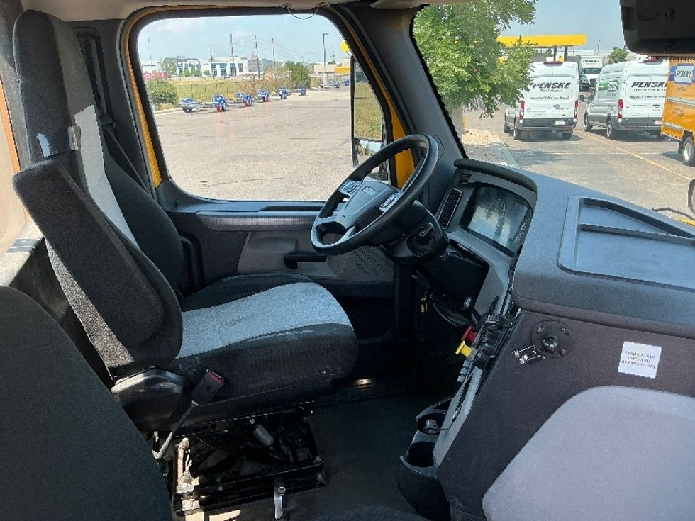 Day Cab Tractor-Heavy Duty Tractors-Freightliner-2022-T12664ST-Grand Junction-CO-242,045\n\t\tmiles-$ 77,500 - Image 14