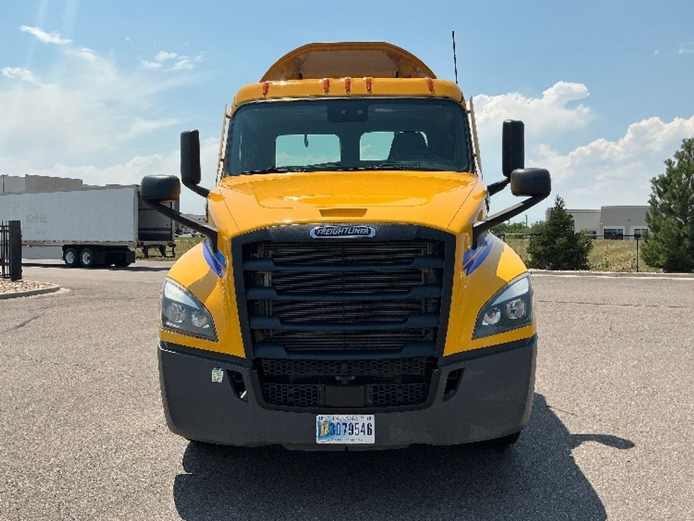 Day Cab Tractor-Heavy Duty Tractors-Freightliner-2022-T12664ST-Grand Junction-CO-242,045\n\t\tmiles-$ 77,500 - Image 2