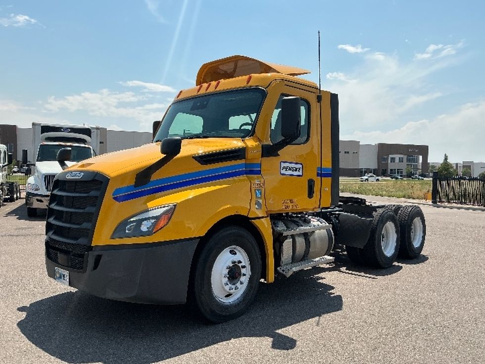 Day Cab Tractor-Heavy Duty Tractors-Freightliner-2022-T12664ST-Grand Junction-CO-242,045\n\t\tmiles-$ 77,500 - Image 3