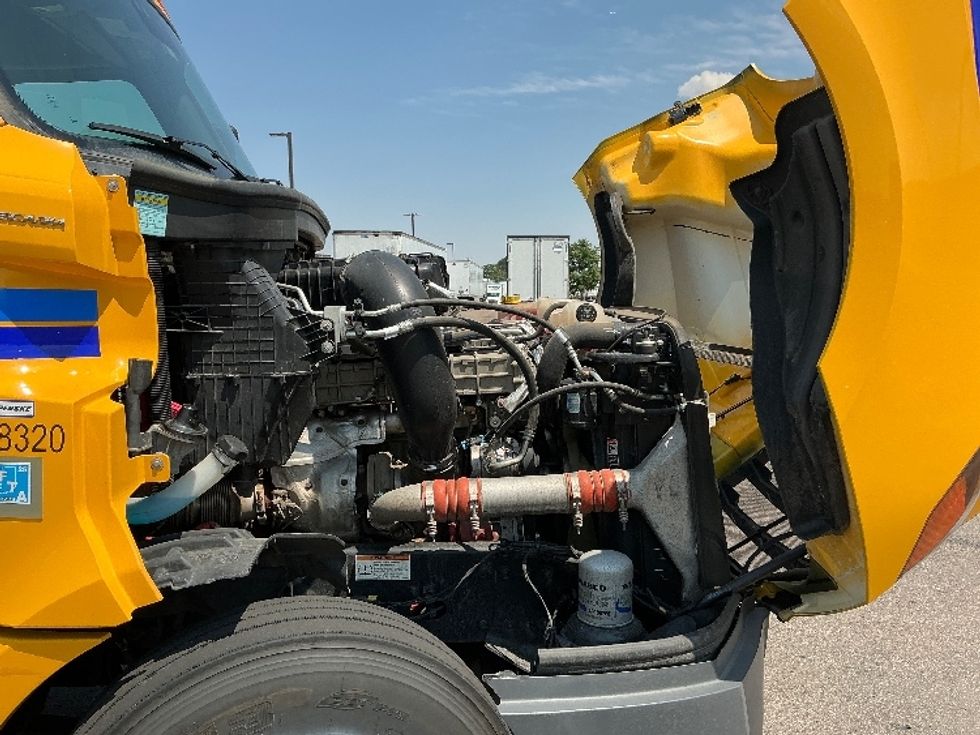 Day Cab Tractor-Heavy Duty Tractors-Freightliner-2022-T12664ST-Greeley-CO-105,890\n\t\tmiles-$ 86,500 - Image 14