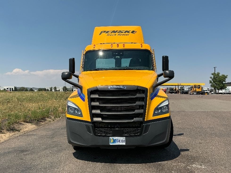 Day Cab Tractor-Heavy Duty Tractors-Freightliner-2022-T12664ST-Greeley-CO-105,890\n\t\tmiles-$ 86,500 - Image 2
