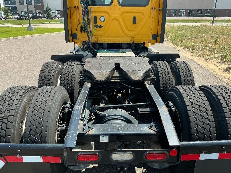 Day Cab Tractor-Heavy Duty Tractors-Freightliner-2022-T12664ST-Greeley-CO-105,890\n\t\tmiles-$ 86,500 - Image 6