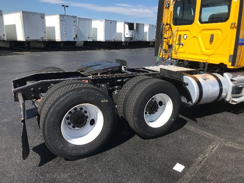 Day Cab Tractor-Heavy Duty Tractors-Freightliner-2022-T12664ST-Greeley-CO-117,945\n\t\tmiles-$ 86,000 - Image 17