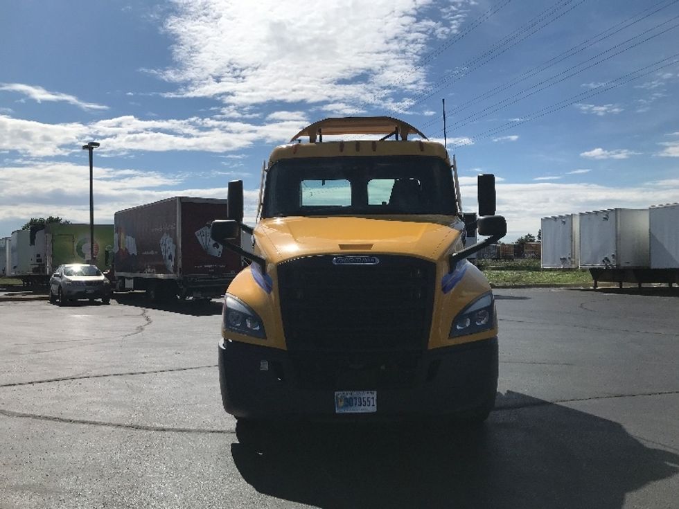 Day Cab Tractor-Heavy Duty Tractors-Freightliner-2022-T12664ST-Greeley-CO-117,945\n\t\tmiles-$ 86,000 - Image 2