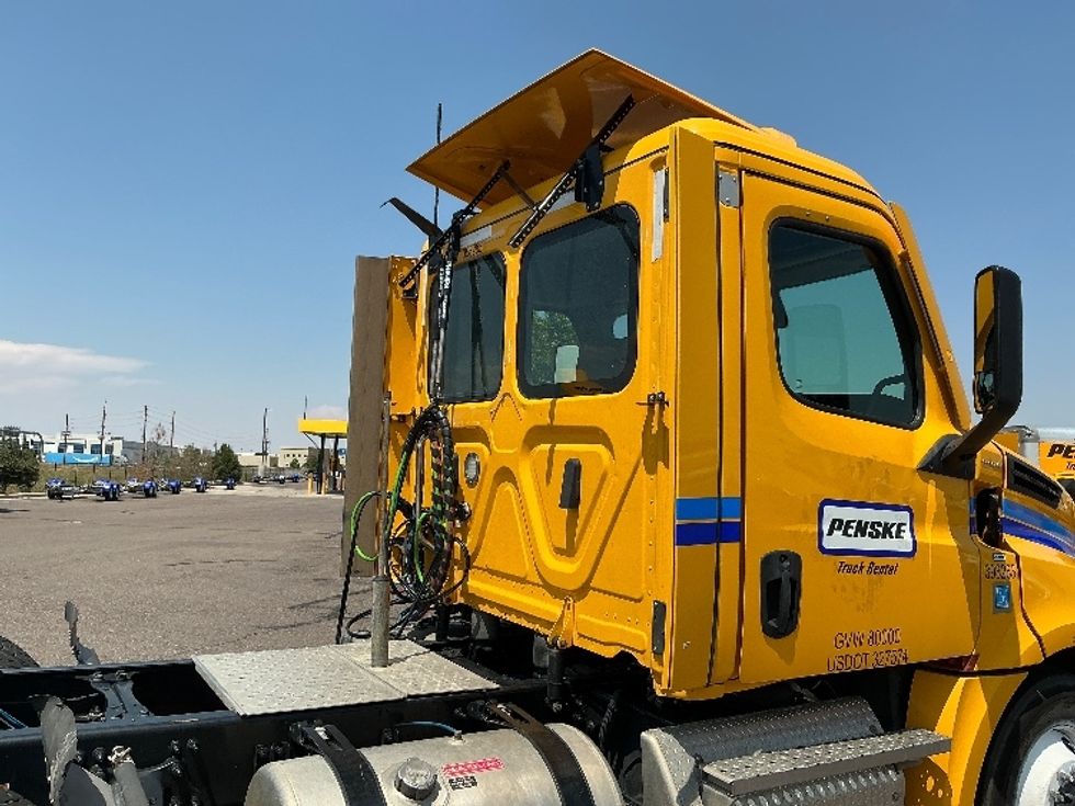 Day Cab Tractor-Heavy Duty Tractors-Freightliner-2022-T12664ST-Greeley-CO-228,291\n\t\tmiles-$ 81,000 - Image 18