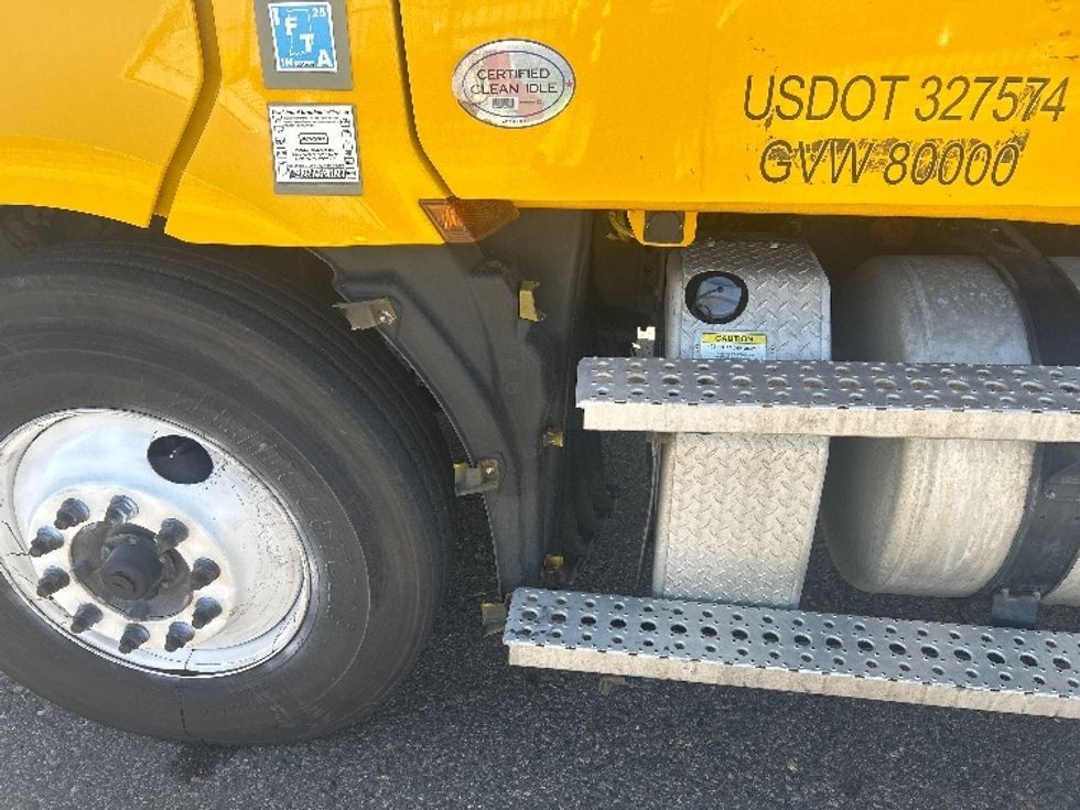 Day Cab Tractor-Heavy Duty Tractors-Freightliner-2022-T12664ST-Greeley-CO-312,161\n\t\tmiles-$ 69,750 - Image 17