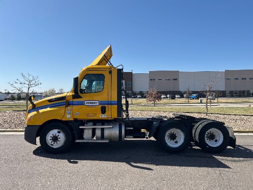 Day Cab Tractor-Heavy Duty Tractors-Freightliner-2022-T12664ST-Greeley-CO-312,161\n\t\tmiles-$ 69,750 - Image 4