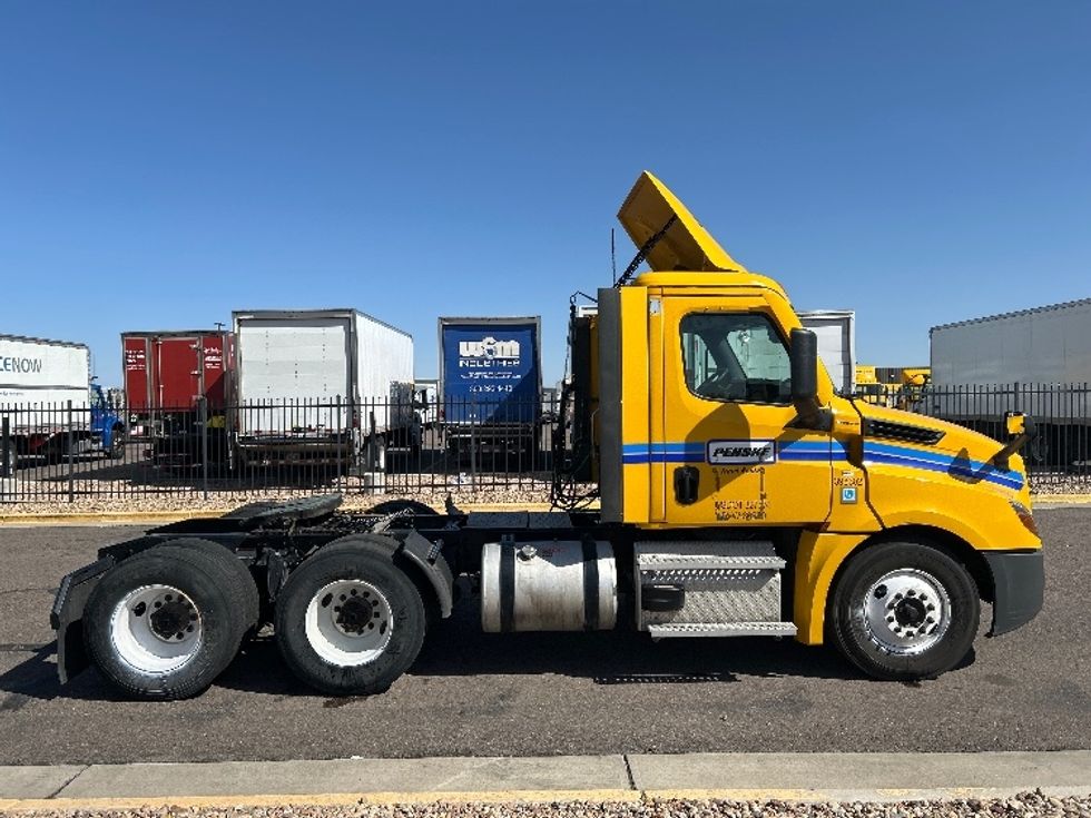 Day Cab Tractor-Heavy Duty Tractors-Freightliner-2022-T12664ST-Greeley-CO-312,161\n\t\tmiles-$ 69,750 - Image 8