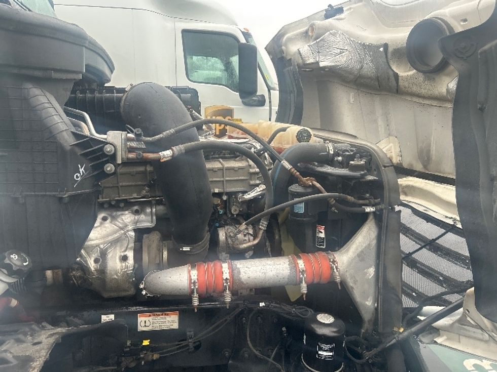 Day Cab Tractor-Heavy Duty Tractors-Freightliner-2022-T12664ST-Greensboro-NC-847,107\n\t\tmiles-$ 33,000 - Image 15