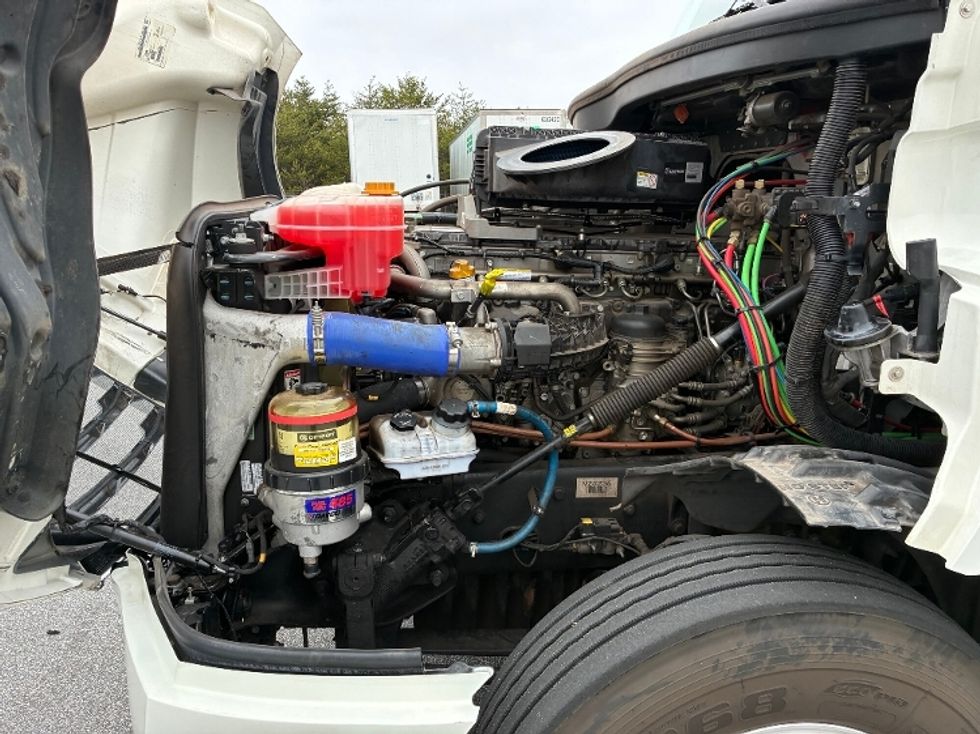 Day Cab Tractor-Heavy Duty Tractors-Freightliner-2022-T12664ST-Greenville-SC-41,830\n\t\tmiles-$ 88,500 - Image 16