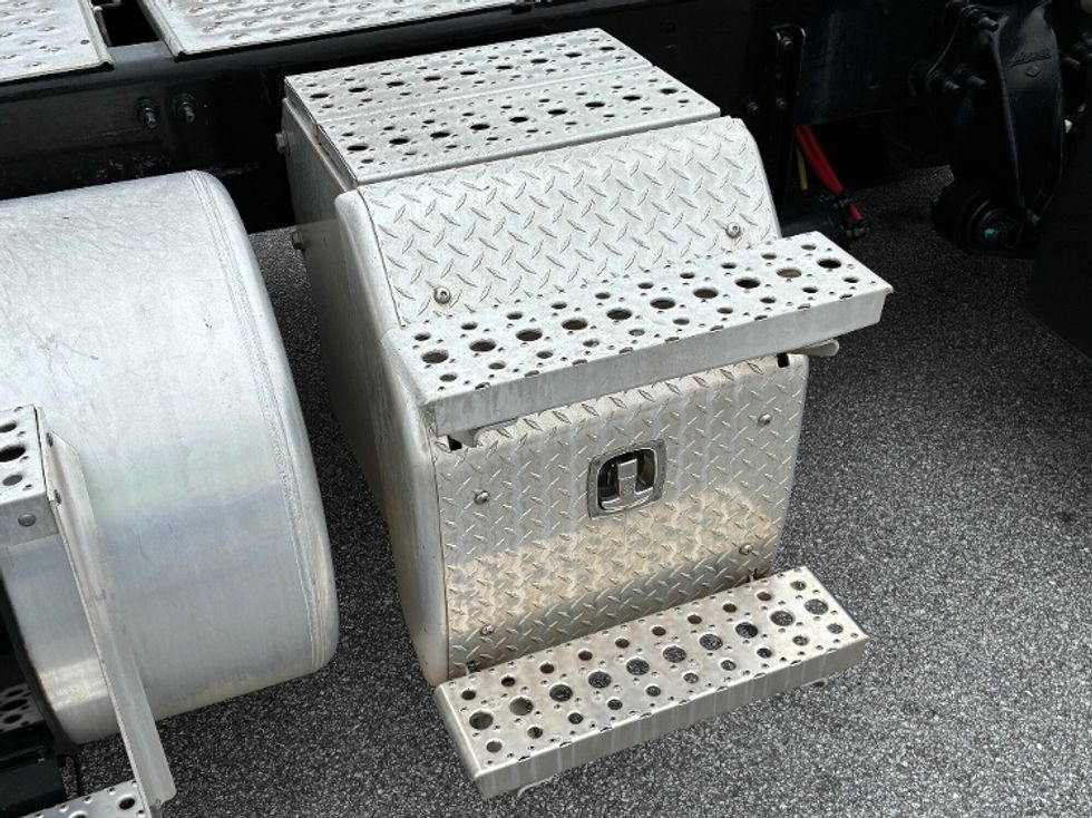 Day Cab Tractor-Heavy Duty Tractors-Freightliner-2022-T12664ST-Greenville-SC-41,830\n\t\tmiles-$ 88,500 - Image 18