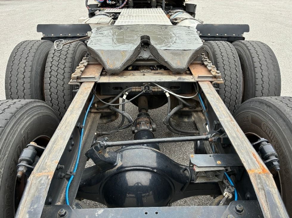 Day Cab Tractor-Heavy Duty Tractors-Freightliner-2022-T12664ST-Greenville-SC-41,830\n\t\tmiles-$ 88,500 - Image 6